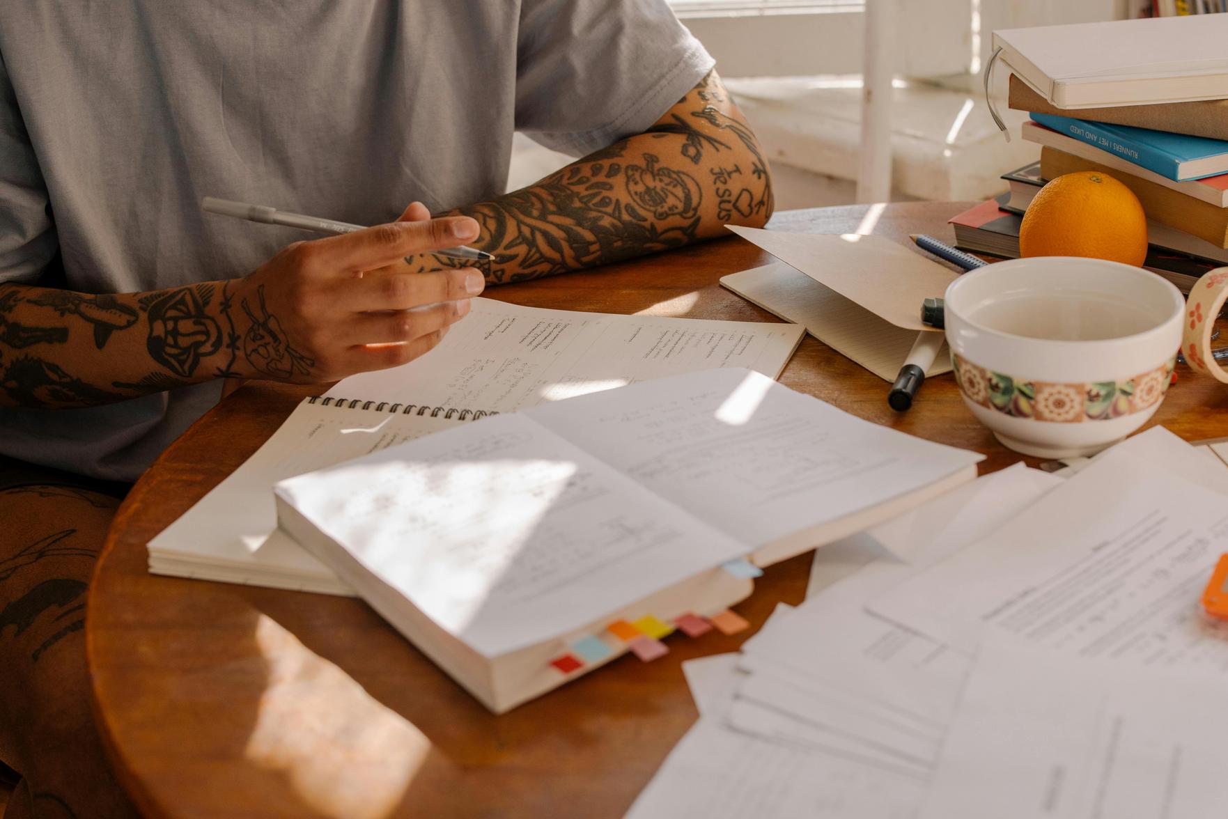 Como Estudar Eficientemente para Concursos Públicos em 2023: Dicas e Estratégias de Sucesso